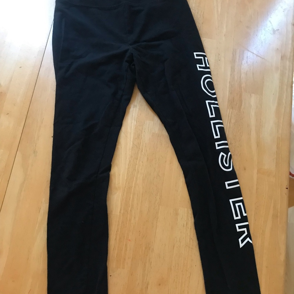 Never worn holister leggings